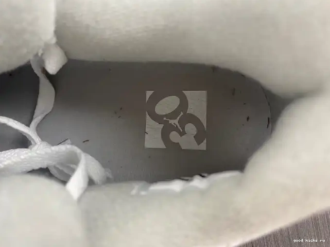 705333-105 Retro 4 30th Anniversary Laser Jordan 0531